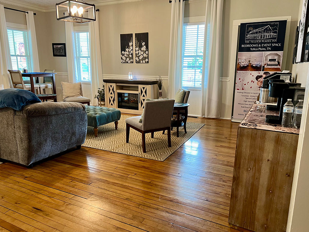 Tellico_Plains_Inn_Lobby3